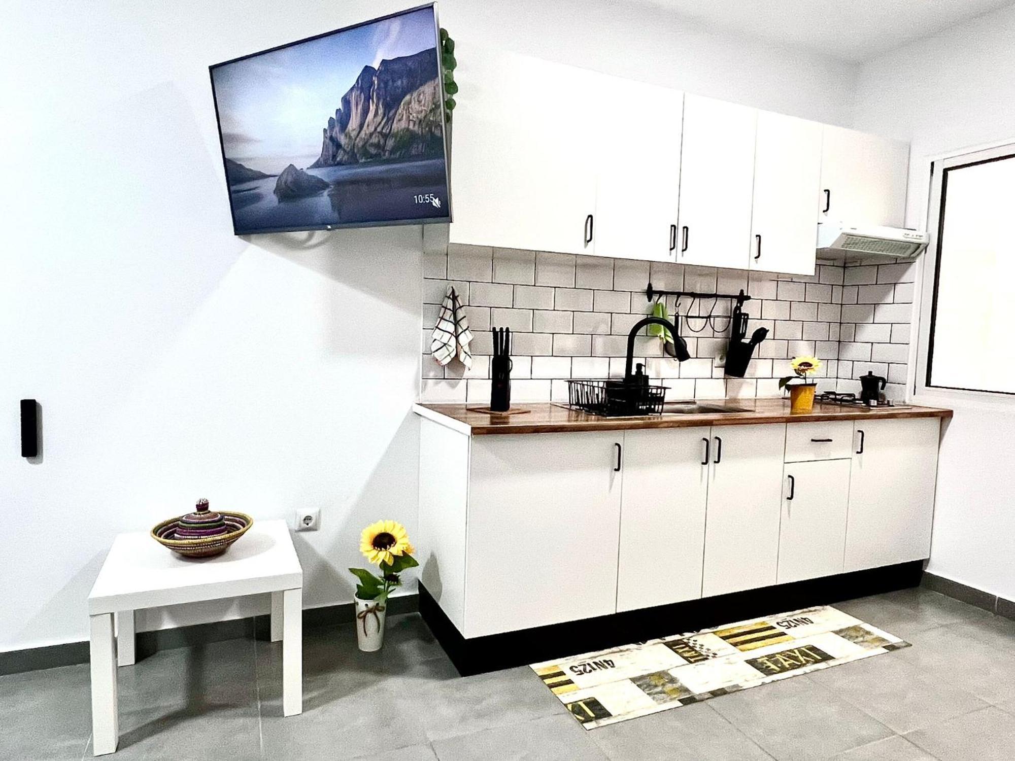 Animos! Apartments - 10 Modern Apartments Near The City & Beach, Perfect For Nomads, Travellers, Families, Watersports! Санта-Мария Экстерьер фото